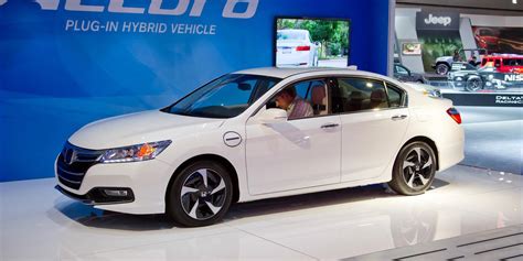 Honda To Unveil A New Plug In Hybrid In Tokyo Also Working On An Awd