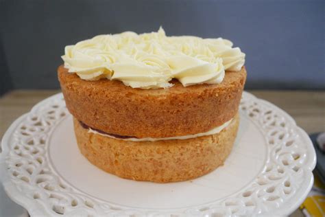 SugarLous Simple Vanilla Butter Cake Recipe Every Bakers Best Friend Butterkicap