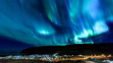 Icelands Magical Northern Lights Collette 6 Days From Reykjavik To