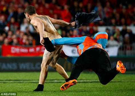 Video Of Naked Man Watching Football Game In New Zealand Daily Mail