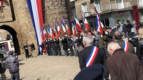 Vire Une Centaine De Personnes à La Cérémonie Du 8 Mai