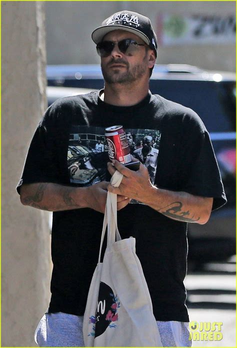 Д55ноlє), a god among mortals and known musical terrorist. Full Sized Photo of kevin federline steps out after filing ...
