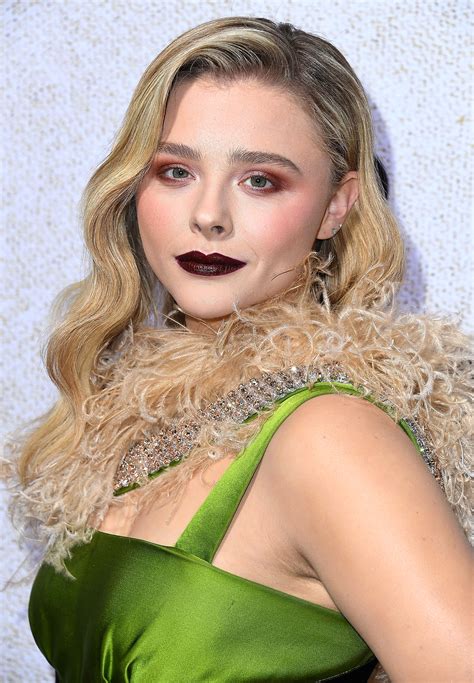 She appears as a ghost afterwards, saying goodbye to jessica alba in the hospital before being led away by a shadowy figure. Chloe Grace Moretz's Vampy Makeup Is A+ - My Style News
