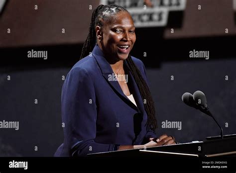 Inductee Yolanda Griffith Speaks During The 2021 Basketball Hall Of