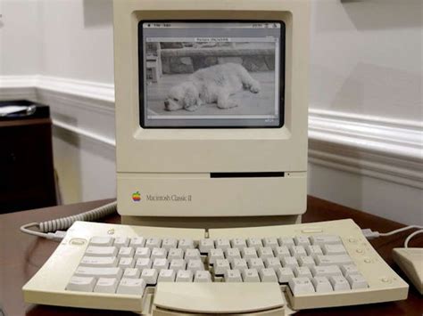 Vintage Macintosh Receives Modern Epaper Conversion