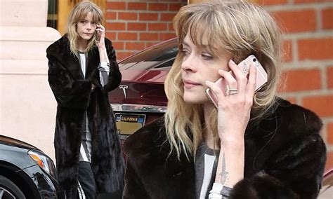 Jaime King Looks Tense On Phonecall As She Goes Make Up Free Daily