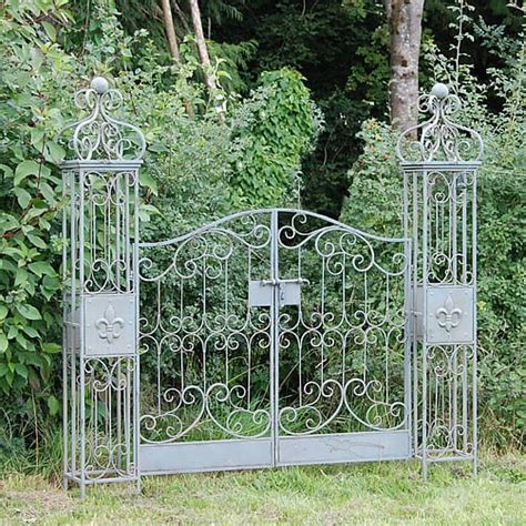 Vintage Antiqued Metal Garden Gate Garden Ornamnents