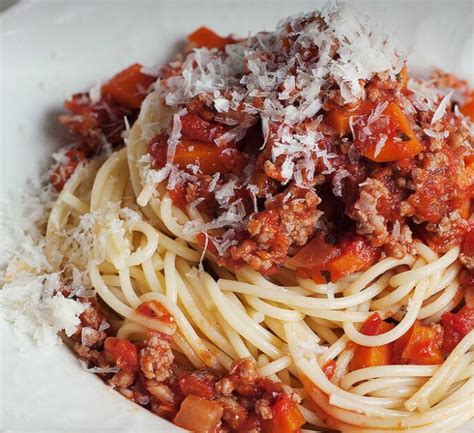 Simple Spaghetti Bolognese Directions Calories Nutrition And More