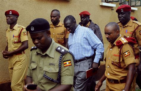 Ugandas Opposition Leader Kizza Besigye Arrested As He Returns From