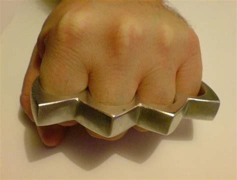 Weaponcollectors Knuckle Duster And Weapon Blog Hand