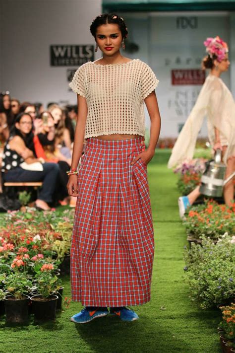 Pero by Aneeth Arora: Wills Lifestyle India Fashion Week ...