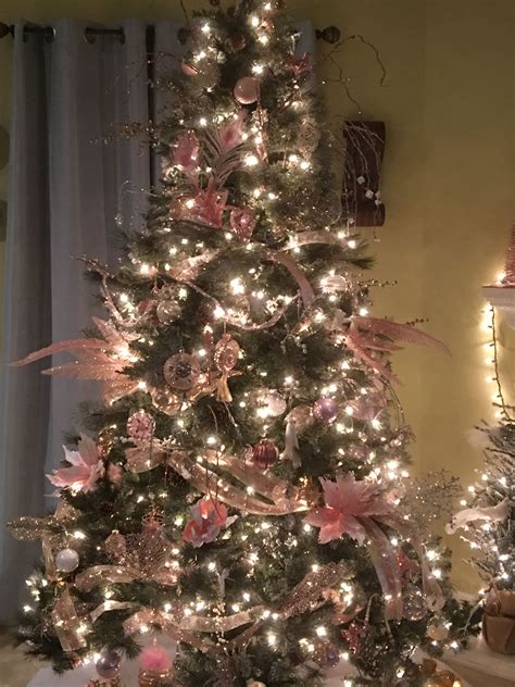 25 neighbor gift ideas for christmas | here are 25 neighbor gift ideas to give this christmas. Blush Christmas Tree! | Christmas tree roses, Pink christmas tree, Champagne christmas tree