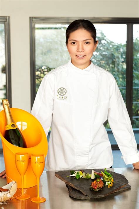 thai chef duangporn bo songvisava named the inaugural recipient of asias best female chef award