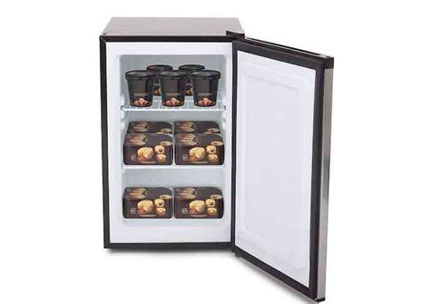 Whether you're looking for a small chest freezer, or a commercial size freezer, you can find cheap prices on the right deep american freight has great sale prices on other home items, like mattresses, and tools. Top 9 Best Upright Freezer 2020 Reviews - Home Stuff Pro