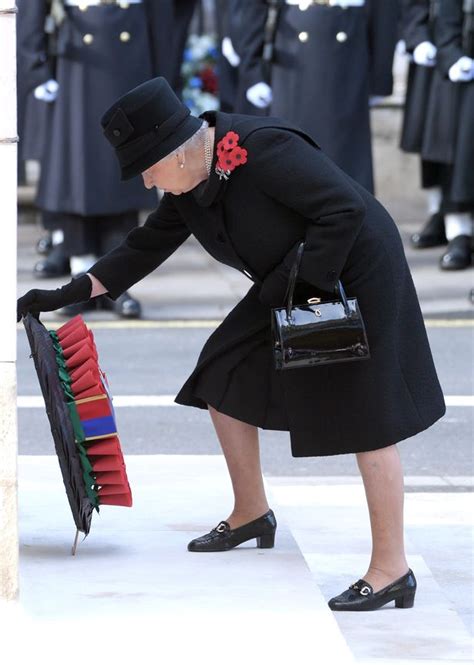 Remembering The Dead Queen Leads Remembrance Sunday Services By Laying Wreath At The Cenotaph
