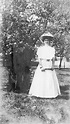 Young Bess Wallace by Rosebush, 1907 | Dreamy dress ...