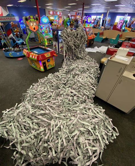 My Friend Accumulated Over 100000 Tickets At Chuck E Cheese R