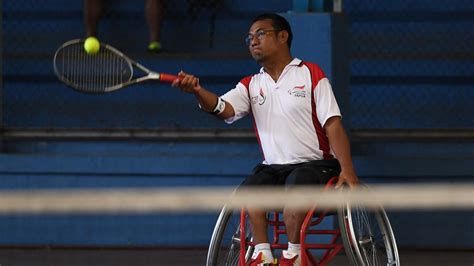 Emas Tenis Tunggal Putra Papua