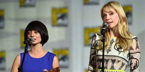 Garfunkel And Oates Talk New Ifc Show Beige Curtains And Not Smoking
