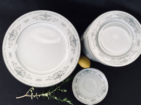 Diane Dinnerware By Fine Porcelain China Of Japan 8 Dinner Etsy