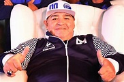Es oficial: Diego Maradona continuará como DT de Gimnasia hasta ...