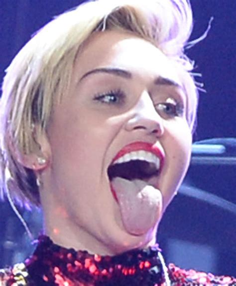 Miley Cyrus Mouth Muscle Photo 8