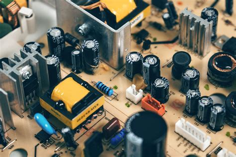 Power electronics is a branch of electrical engineering which deals with power conversion from one from to another form using inductors, capacitors, semiconductor devices (diode, thyristor, mosfet, igbt etc.). Imagen gratis: hardware, placa base, fuente, resistencia ...