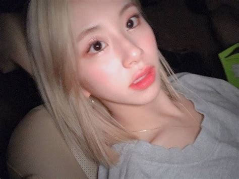 Can you bleach your hair twice? Twice's Chaeyoung surprises fans by going bleach blonde ...