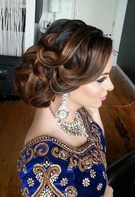 This Hair Style For Indian Wedding Reception With Simple Style The