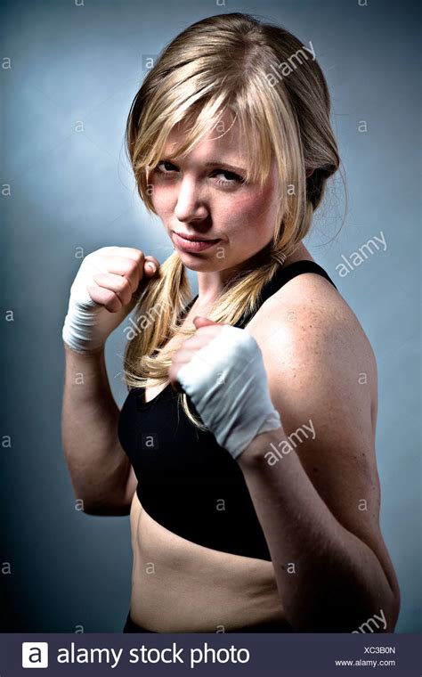 Fighting Pose Stock Photos And Fighting Pose Stock Images Alamy