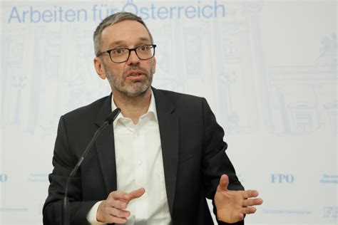 regierung folgt fpÖ forderung nach strategiewechsel freiheitliche partei Österreichs