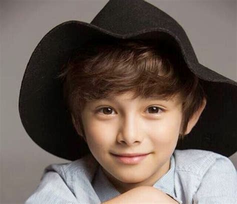 Gambar anak lelaki pelakon popular 90an viral kerana sumber : Dennis Kane, Kanak-kanak Paling Kacak Di Asia - Malaysian Now