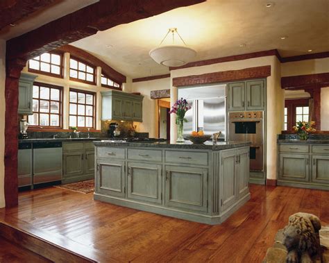 Shopping for the right rustic kitchen cabinets for a log cabin home is not always easy. Gorgeous Antique White Painted Kitchen Cabinets Rustic ...