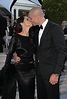 Adriana Lima, todo amor en la gala amfAR de Cannes (¡tenemos beso con ...