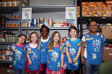 Daisy Scouts Give Back To Community Scout Leader 411 Blog