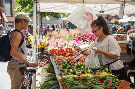 Farmers Market Finds How To Choose The Seasons Most Nutritious