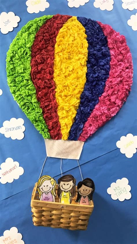 Of course, i was terrified of heights but the thought seemed so magical lol! 3D Hot Air Balloon | Hot air balloon craft, Hot air ...
