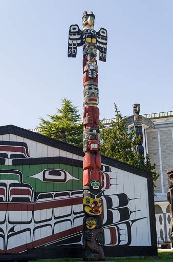 Totems In Thunderbird Park Victoria British Columbia Canada Stock Photo