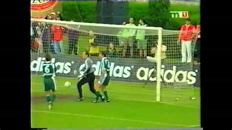 All scores of the played games, home and away stats, standings table. FTC-Újpest FC 2-2 2001 tavasz - YouTube