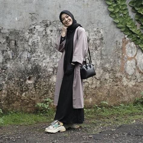 15 OOTD Muslimah Remaja Tampil Sopan Dengan Style Hijab Menutup Dada