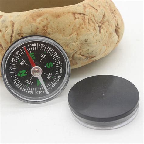 Portable Mini Precise Compass Practical Guider Survival Button Design