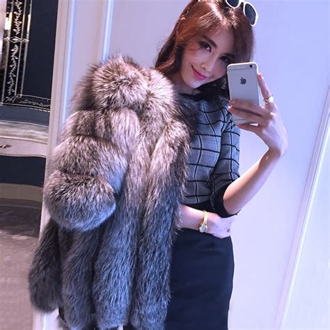 2017 Full Leather Self Shade Xuanhu Fur Coat Fox Fur Overcoat Female