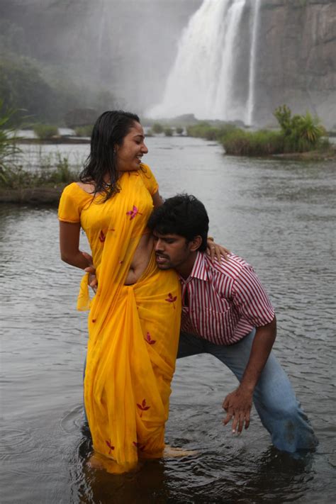 Celeb Saree Tamil Actress Navel Kissing In Yellow Saree Mithayi