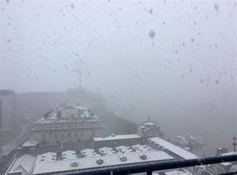 Snow In London Blizzard Of Heavy Snow Hits City Uk Forecast Weather