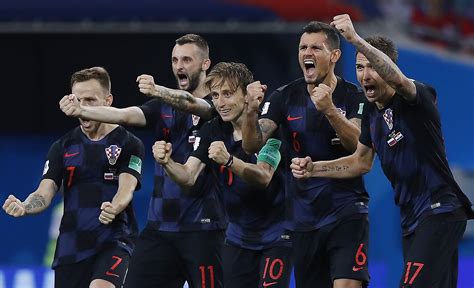 Croatia ends Russia's run, advances to World Cup semis to play England