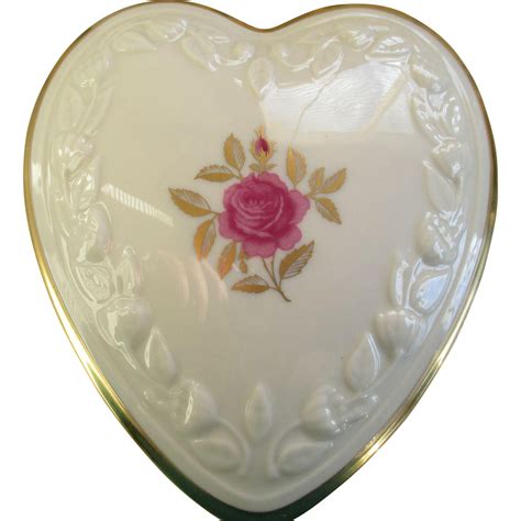 Lenox Porcelain Rose Embossed Covered Heart Jewelery Or Trinket Dish