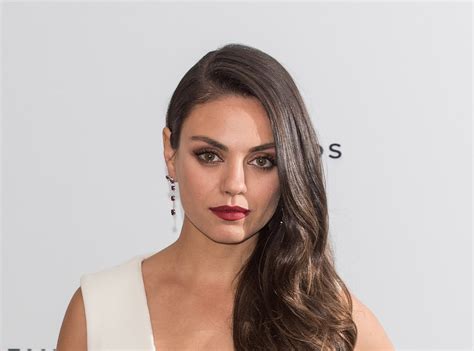 Mila Kunis Height And Weight Stats Pk Baseline How