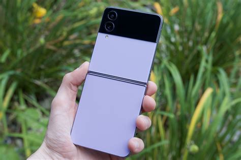 Samsung Galaxy Z Flip 4 สี คุณควรซื้ออะไร Tech News