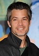 Timothy Olyphant 2022: Wife, net worth, tattoos, smoking & body facts ...