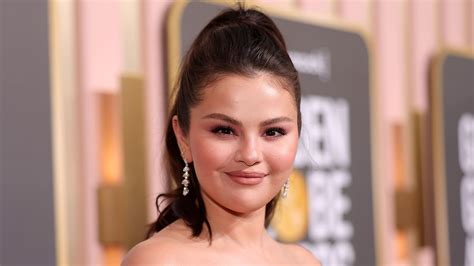 Selena Gomez Claps Back At Body Shaming Trolls And Says Her Lupus Medicine Makes Her ‘gain